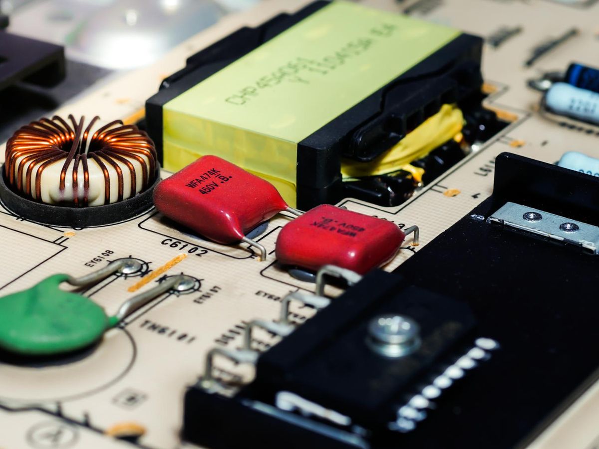 Zastosowanie półprzewodników bezdomieszkowych w nowoczesnej elektronice – potencjał i wyzwania